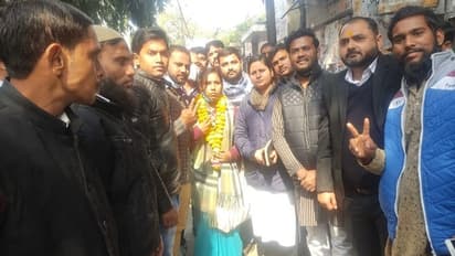 नेहा तिवारी ने कलेक्ट्रेट पहुंच यूपी चुनाव के लिए किया नामांकन, कांग्रेस पदाधिकारियों से दिखी दूरी