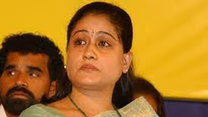 ஸ்டாலின் அரசு கிறிஸ்தவ மதத்திற்கு ஆதரவாக செயல்படுகிறது.. தமிழ் நாட்டில் ஆட்டத்தை அரம்பித்த விஜய சாந்தி.