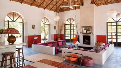 পূর্ব পুরুষের প্রতি শ্রদ্ধাই ডাকছে বিপদ, দেওয়ালে রাখবেন না মৃত ব্যক্তির ছবি