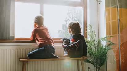 ಮಕ್ಕಳು ಇಡೀ ದಿನ ಕಚ್ಚಾಡ್ತಾರಾ? ಅವರ ನಡುವೆ ಪ್ರೀತಿ ತರಲು ಇಲ್ಲಿವೆ vastu tips