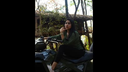 Swasika Latest : முரட்டு கவர்ச்சியில் மிரட்டும் ஸ்வாசிகா! ரசிகர்களை கிறுகிறுக்க வைத்த ஹாட் போட்டோஸ்