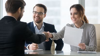 സംരംഭം തുടങ്ങാൻ പണമില്ലേ? വനിതകൾക്ക് കൈത്താങ്ങാകുന്ന മികച്ച 5 വായ്പ പദ്ധതികള്‍