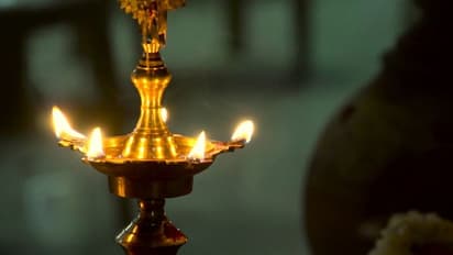 നിലവിളക്ക് തെളിയിക്കുമ്പോൾ ശ്രദ്ധിക്കേണ്ട ചിലത്