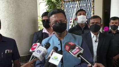 'নমিনেটেড লোকেদের বিল আটকানোর অধিকার নেই', হাওড়া-বালি বিল নিয়ে রাজ্যপালকে কটাক্ষ ফিরহাদের