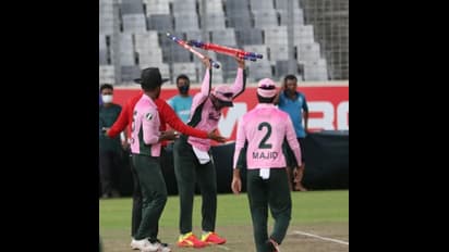 ক্রিকেট ইতিহাসের সেরা ১০টি লজ্জাজনক ও বিতর্কিত ঘটনা, জেনে নিন আপনিও