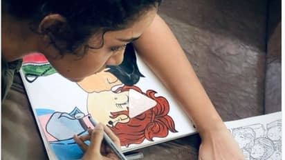 கொடி நாயகி அனுபமா வரைந்த ஓவியம்..ஒன்னொன்னும் சொல்லி அடிக்குதே!!