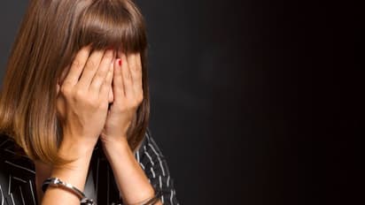 മകന് പഠിക്കുന്ന സ്കൂളിലെ ആണ്കുട്ടികളെ കിടപ്പറയിലെത്തിച്ചു; ബലാല്സംഗക്കേസില് വീട്ടമ്മ കുടുങ്ങി