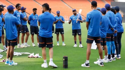 India Vs West Indies 1st ODI: भारतीय क्रिकेट टीम ने लता मंगेशकर को दी श्रद्धांजलि