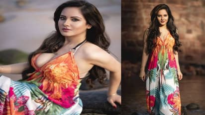 সর্বনাশ কান্ড! অন ক্যামেরায় পোশাক পালাচ্ছেন এই বিখ্যাত নায়িকা, ভিডিও দেখে চোখ ছানাবড়া