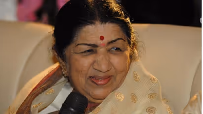 Lata Mangeshkar Death : 1000 ಪಾಕಿಸ್ತಾನ ಕೂಡ ಈ ನಷ್ಟವನ್ನು ಭರಿಸಲು ಸಾಧ್ಯವಿಲ್ಲ ಎಂದ ಪಾಕಿಸ್ತಾನಿ!