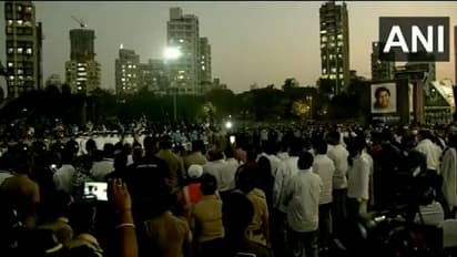 Lata Mangeshkar Funeral:லதா மங்கேஷ்கர் உடலுக்கு அரசு சார்பில் முப்படை மற்றும் காவல்துறையினர் இறுதி மரியாதை..