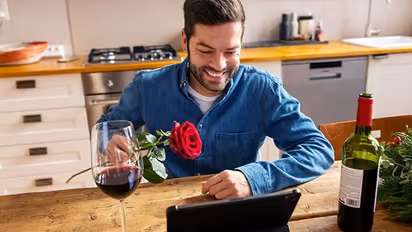 లాంగ్ డిస్టెన్స్ రిలేషన్ షిప్స్ లో ఈ రాశివారు తోపులు.. అందులో మీరున్నారేమో చూడండి..