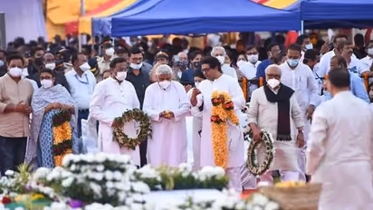 Why did Dharmendra, Amitabh Bachchan miss Lata Mangeshkar's funeral? Here's what we know