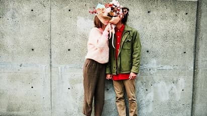 Relationship Tips : ಇಲ್ಲಿ ಭಾನುವಾರ ಮುತ್ತಿಗೂ ರಜಾ!