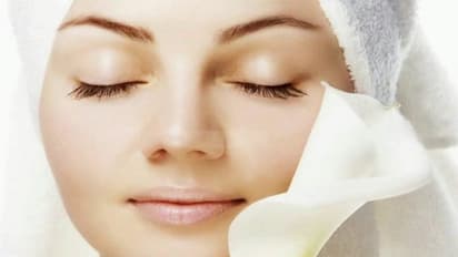  ಸ್ಕಿನ್ ನ್ಯಾಚುರಲ್ ಆಗಿಡಲು, ಈ ಫ್ಲವರ್ ಫೇಸ್ ಪ್ಯಾಕ್ ಟ್ರೈ ಮಾಡಿ! 