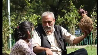 Rakesh Khatri : പക്ഷികൾക്ക് കൂടുണ്ടാക്കി, സംരക്ഷിക്കാനാരെങ്കിലും ജീവിതം മാറ്റിവയ്ക്കുമോ? ഈ മനുഷ്യൻ അത് ചെയ്തു!