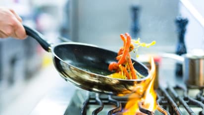 Cooking at Home : വീട്ടില്‍ ഭക്ഷണം പാകം ചെയ്ത് കഴിക്കാറില്ലേ? എങ്കില്‍ നിങ്ങളറിയേണ്ടത്...