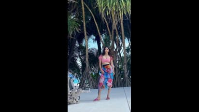 ஹனிமூனுக்கு சென்ற இடத்தில் கவர்ச்சியில் ‘பிகில்’ கிளப்பும் விஜய் பட நடிகை... எல்லாம் மாலத்தீவு எஃபெக்ட்