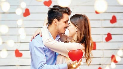 জীবনে কখনও হবে না প্রেমের অভাব, জ্যোতিষ মতে মেনে চলুন এই নিয়মগুলি