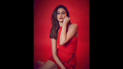 আবার শিরোনামে অনন্যা পান্ডে, গাড়িতে তালা ঝুলিয়ে দিল মুম্বই পুলিশ