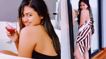 Shaalin Zoya : ഗ്ലാമറസ് ലുക്കിൽ ശാലിൻ സോയ; ശ്രദ്ധനേടി ചിത്രങ്ങൾ