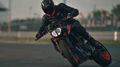 KTM 890 Duke R : 2022 കെടിഎം 890 ഡ്യൂക്ക് ആർ പുറത്തിറക്കി