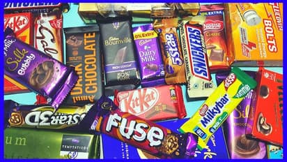 ఇదేందయ్యా ఇదీ... చాక్లెట్ దొంగిలిస్తే ఇన్ని కేసులా...!