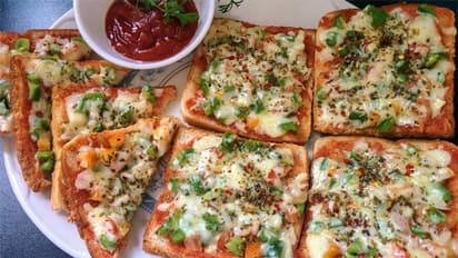 Pizza Day 2022: आज ही बनाएं पिज्जा समोसा से लेकर ब्रेड पिज्जा तक, भूल जायेंगे डॉमिनोज और पिज्जा हट का स्वाद