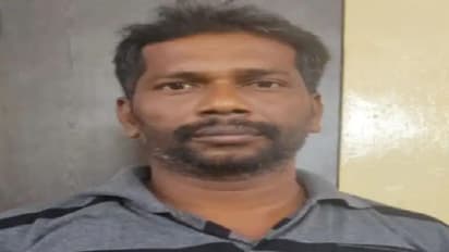 கத்தியை காட்டி மிரட்டி வாக்கு சேகரிப்பு… காங்கிரஸ் பிரமுகர் கைது… காஞ்சிபுரத்தில் பரபரப்பு!!