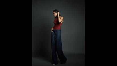 deepika padukone hot : பிகினி ஸ்டைல் மேலாடையுடன்..பட ப்ரோமோஷனில் ஹாட் கிளப்பிய... தீபிகா படுகோண்