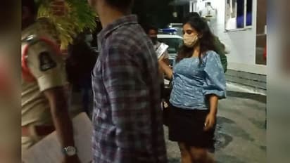 பிக்பாஸ் நடிகை திடீர் கைது! youtube-ல் சர்ச்சைக்குரிய வீடியோ பதிவிட்டதால் போலீஸ் நடவடிக்கை