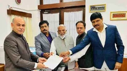 TRS MPs: తగ్గేదేలే.. ప్రధాని మోడీపై సభా హక్కుల ఉల్లంఘన నోటీసులిచ్చిన తెరాస ఎంపీలు