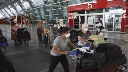 আইপিএস অফিসারের ব্যাগে ওগুলো কি, ব্যাগ খুলতেই চোখ কপালে নিরাপত্তা কর্মীদের