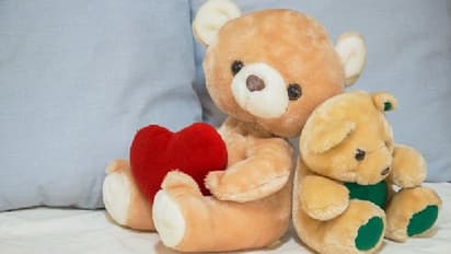 টিনেজ সন্তানের ডেটিং-এর কথা শুনে ভুলেও এই কাজ করবেন না, বিপদ বাড়তে পারে