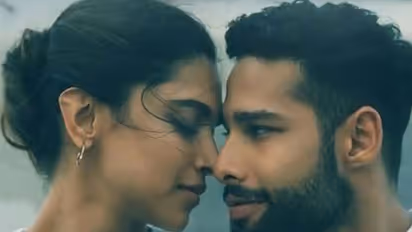 தீபிகாவை தொடர்ந்து முத்தக்காட்சி குறித்து ஓபன் டாக் செய்த சித்தாந்த் சதுர் வேதி... அந்த இடத்திலேயே பயந்தாரு?