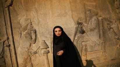 क्यों बरपा है विवाद, क्या है हिजाब, कब और क्यों शुरू हुआ इसका चलन, कहां ये पहले व सबसे ज्यादा पहना जाता था