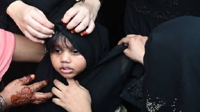 হিজাব নিয়ে তুলকালাম, জানেন কি মুসলিম মহিলারা কেন পরেন এই পোশাক