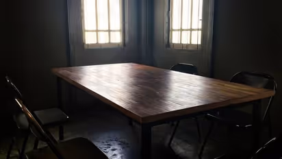 Marinella Beretta : സ്വീകരണമുറിയിൽ കസേരയിലിരിക്കുന്ന നിലയിൽ വൃദ്ധയുടെ മൃതദേഹം, മരിച്ചത് രണ്ടുവർഷം മുമ്പ്