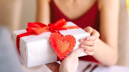 Valentine's Day : വാലന്റൈൻസ് ഡേയ്ക്ക് വജ്രം സമ്മാനമായി നൽകിയാൽ...