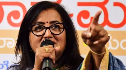 ಸುಮಲತಾ ಪಕ್ಷ ಸೇರ್ಪಡೆ ಸದ್ಯಕ್ಕಿಲ್ಲ: 2023 ಚುನಾವಣೆವರೆಗೆ ಕಾದುನೋಡುವ ಸಾಧ್ಯತೆ