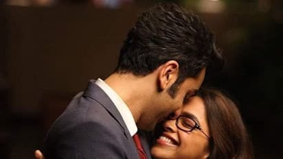 জাপটে ধরে ঘনিষ্ঠ আলিঙ্গন, 'হাগ ডে' -তে রইল বলিউডের সেরা কিছু ভালবাসার দৃশ্য