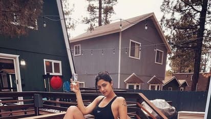 mamtha mohandas hot : டைட் ஜீன்ஸ்..ஷார்ட் டாப்.. இளசுகளை இம்சிக்கும் மம்தா.. பட் நடுவுல இது எதுக்கு ?