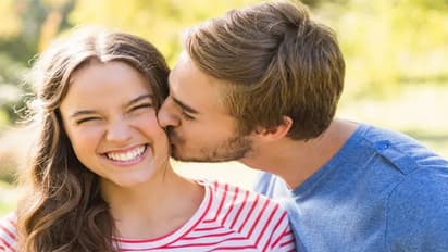 Happy Kiss Day: इस कारण रिश्ते में आ सकती है खटास, किस करने से पहले जान लें ये जरूरी चीजें