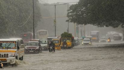 உஷார் !! இன்று 15 மாவட்டங்களில் கனமழை.. எந்தெந்த பகுதிகளில் மழை.?  வானிலை அப்டேட்