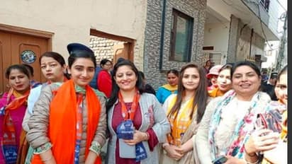 पंजाब चुनाव: सुखबीर बादल की बेटी ने संभाली पापा की पॉलिटिक्स, सिद्धू की बेटी विपक्ष को दे रही मुंहतोड़ जवाब