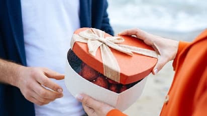 ভালোবাসা প্রকাশ পাক উপহারে, রইল ১০টি ভ্যালেন্টাইন্স ডে-র গিফট আইডিয়া