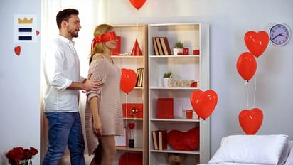 Valentine's day :  വാലന്റൈൻസ് ഡേ; വീട്ടിലിരുന്ന് എങ്ങനെ ആഘോഷിക്കാം? വഴികളുണ്ട്...