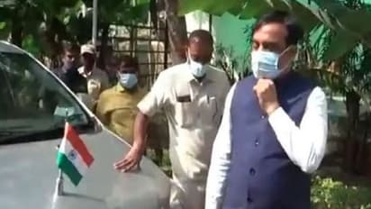 ಅರ್ಧ ದಾರಿಯಲ್ಲೇ ಕೈಕೊಟ್ಟ ಕಾರು, ಬೆಂಗಾವಲು ವಾಹನದಲ್ಲಿ ತೆರಳಿದ ಸಚಿವ ಅಶ್ವತ್ಥ್ ನಾರಾಯಣ