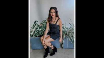 கவர்ச்சியில் உச்சம் தொடும் அமலா பால்..கேரள பீச் ஓரம் ஹாட் பரப்பும் நாயகி...