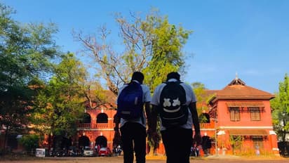 പ്ലസ് വണ്‍ പ്രവേശനത്തിന് ജൂലൈ 11 മുതൽ അപേക്ഷിക്കാം, ഏഴ് ജില്ലകളിൽ 30 ശതമാനം സീറ്റ് വ‍ര്‍ധിപ്പിക്കും, 